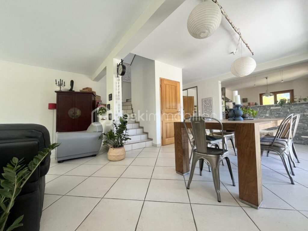 Maison contemporaine 5 pièces 180m² Saint Jean de Maurienne – 5 pièces – 4 chambres – 180 m²