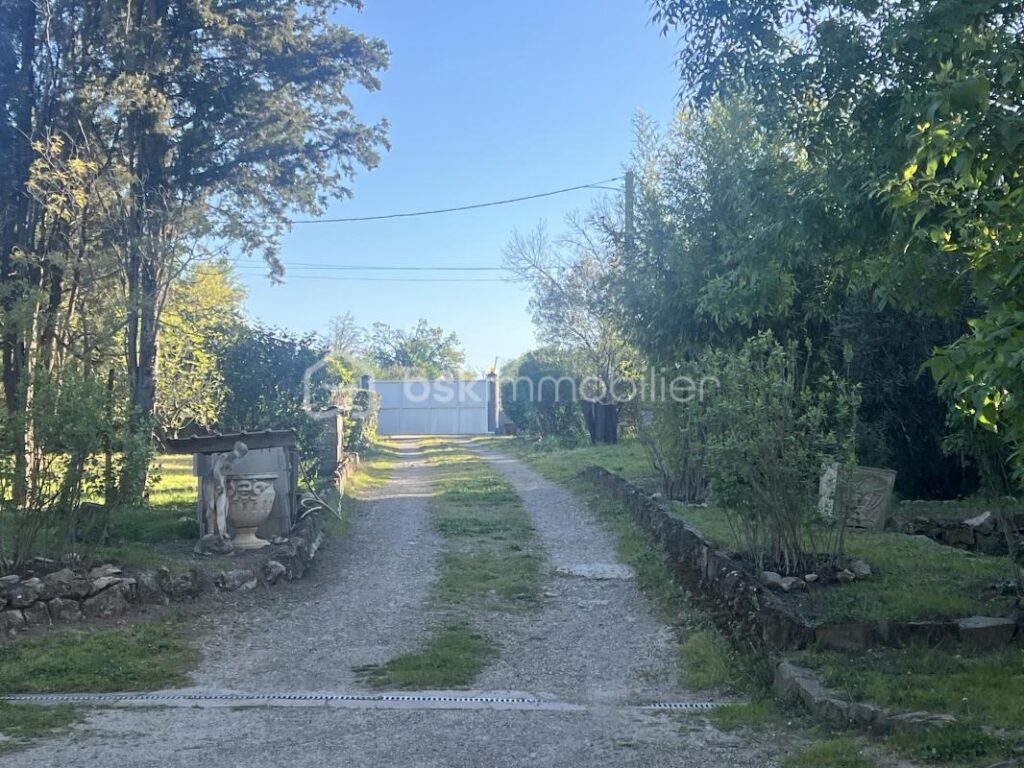 MAISON ATYPIQUE DE 90M² – 4 pièces – 2 chambres – 90 m²