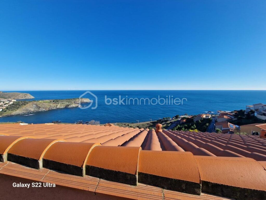 A VENDRE APPARTEMENT 62M2 – MAGNIFIQUE VUE MER – TERRASSE DE 40 M² – DEUX CHAMBRES – PARKING PRIVE FERME – CLIMATISATION REVERSIBLE – 3 pièces – 2 chambres – 61 m²
