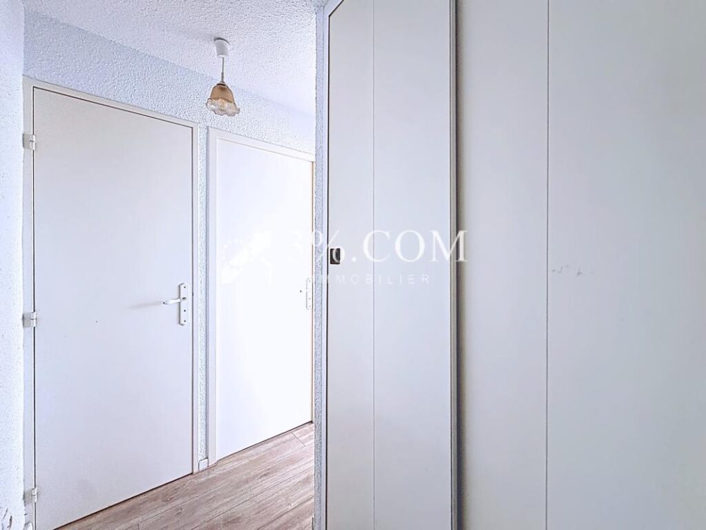T2 rdc avec charmante terrasse, parking privé & local à vélo – 2 pièces – 1 chambre – 31 m²