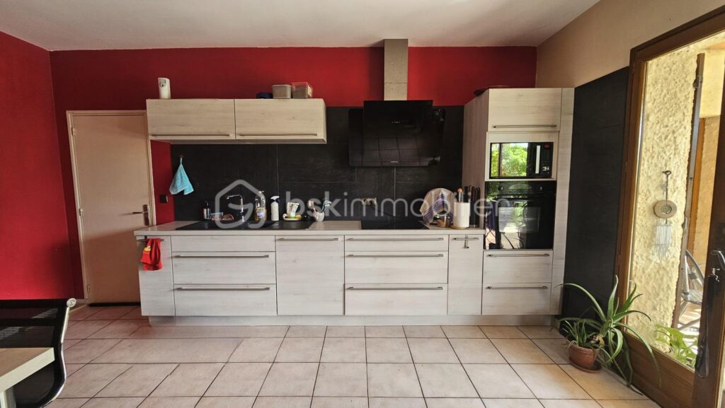 Maison 5 chambres 215 m² piscine et terrain – 6 pièces – 5 chambres – 215 m²