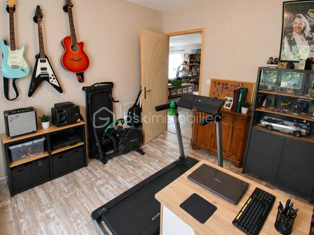 NOUVEAUTÉ sur la commune du VAL SAINT PERE ! – 6 pièces – 3 chambres – 121 m²