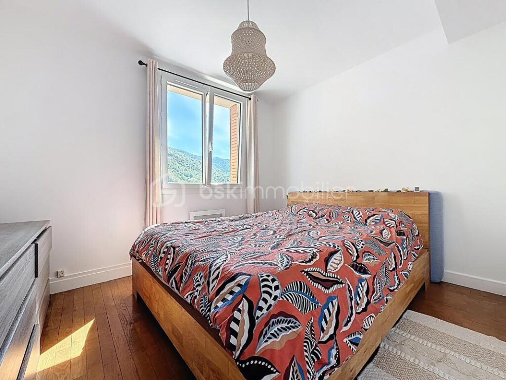 Appartement T4 de 68m2 au DERNIER ÉTAGE avec balcon et cave – 4 pièces – 2 chambres – 68 m²