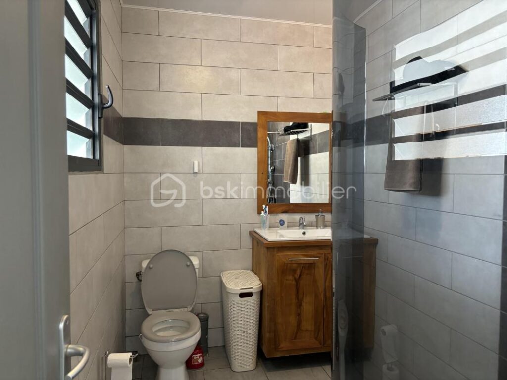 À vendre : Magnifique maison F5 de 2020 dans le cirque de Cilaos, à l’île de La Réunion – 5 pièces – 4 chambres – 137 m²