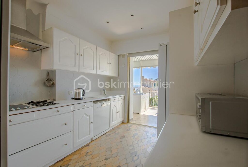 Demeure de caractère avec vue mer, piscine et multiples logements indépendants – 9 pièces – 6 chambres – 319 m²