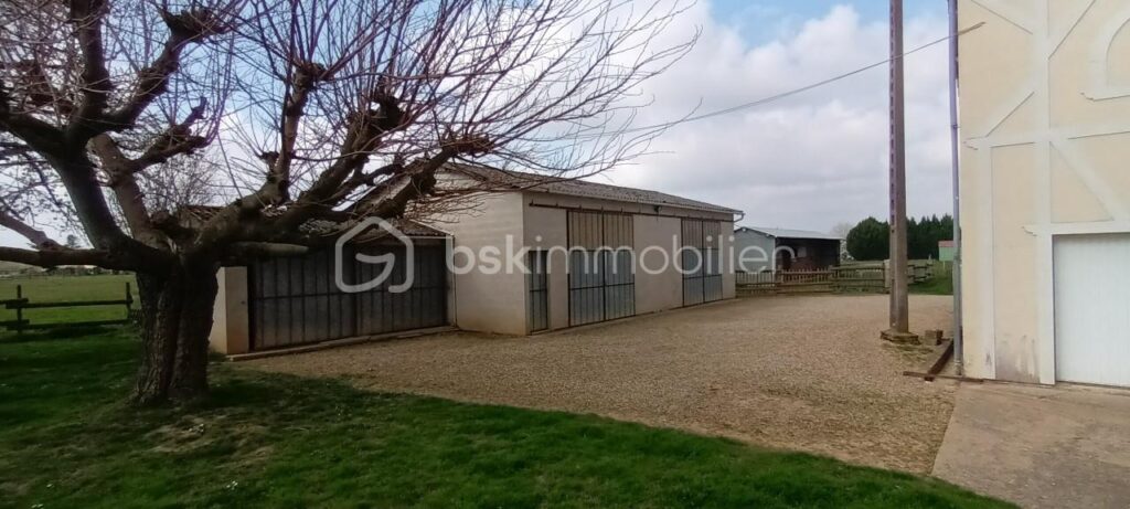 Maison familiale – 11 pièces – 8 chambres – 231 m²