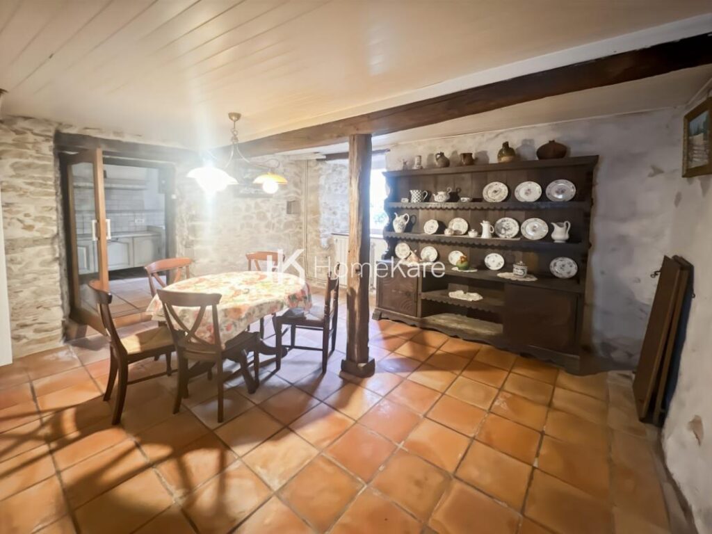 CHARME ET AUTHENTICITÉ – 5 pièces – 4 chambres – 160 m²