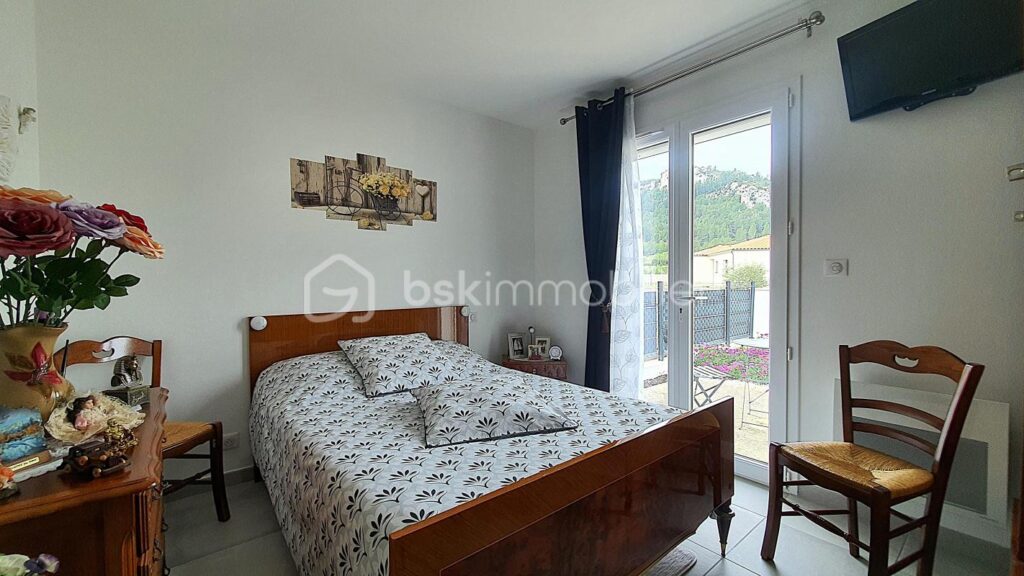 MAISON DEUX FACES – PLAIN PIED – DEUX CHAMBRES – GARAGE – TERRAIN – 3 pièces – 2 chambres – 71 m²