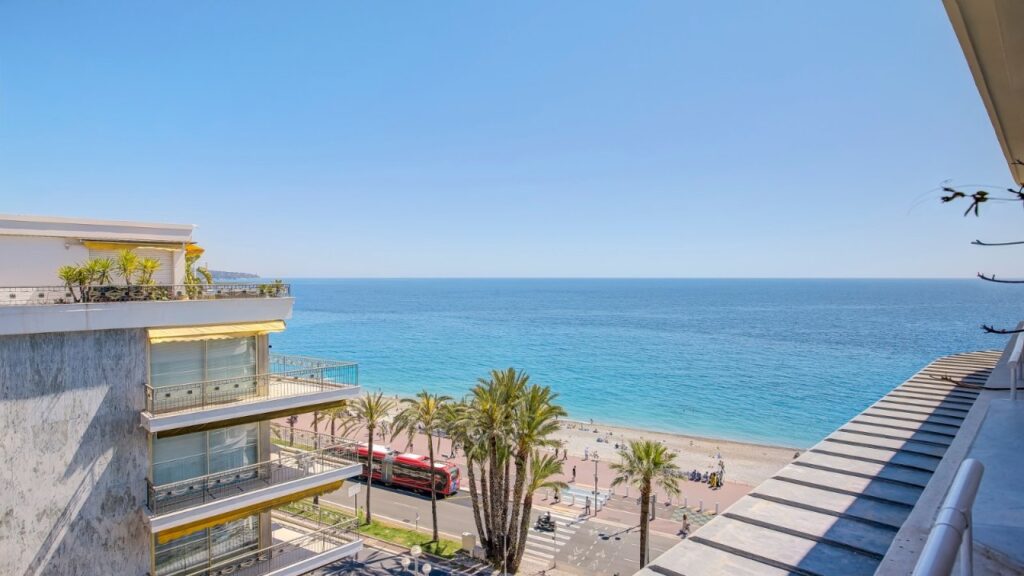 Exceptionnel Nice Promenade 3/4p en dernier étage avec terrasses – 4 pièces – 2 chambres – 123 m²
