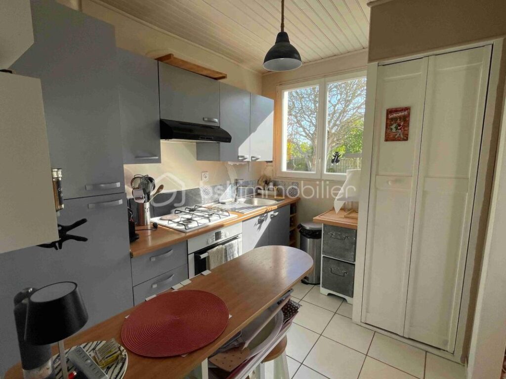 En impasse, vue mer – 3 pièces – 1 chambre – 69 m²