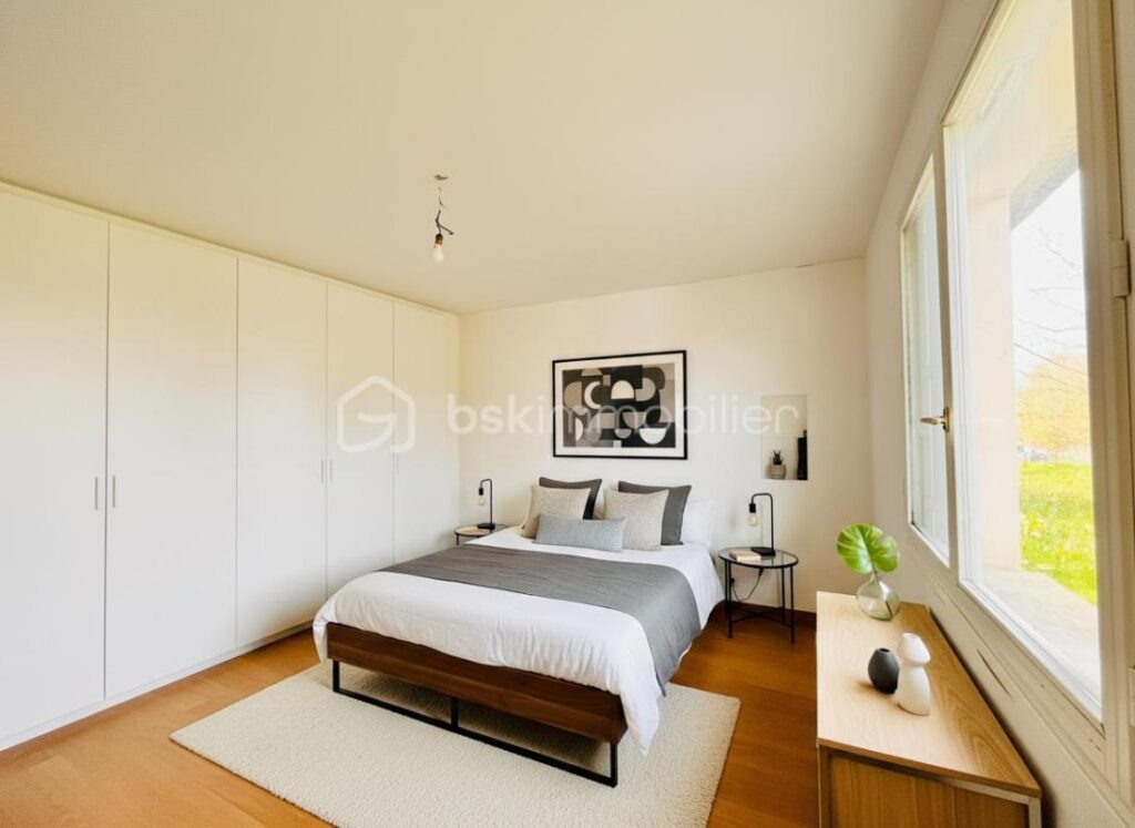 Maison 5 chambres, vie de plain-pied, sous-sol complet – 6 pièces – 5 chambres – 115 m²