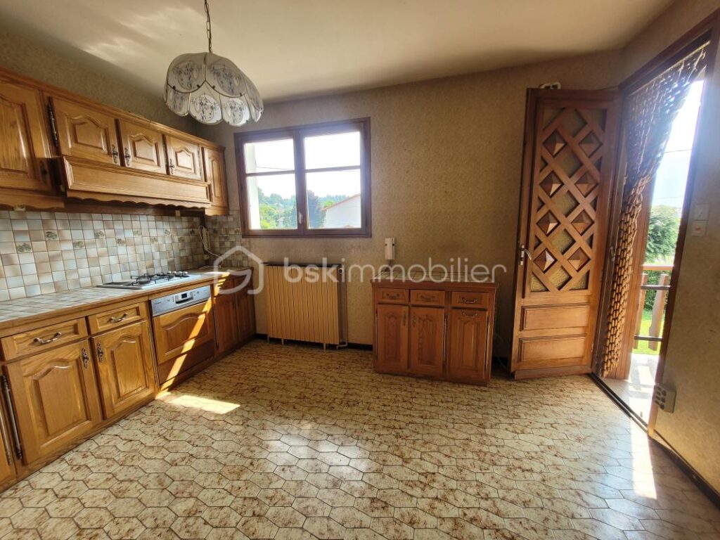 Saint Jean de Moirans Maison Individuelle 380 000 € – 6 pièces – 4 chambres – 180 m²