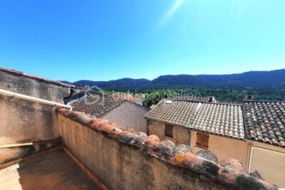 Maison de village au coeur du canton de Fayence – 4 pièces – 2 chambres – 61 m²