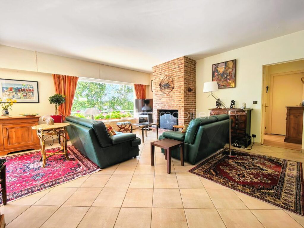 Plein centre, maison familiale av 5 ch sous-sol et jardin clos arboré ! – 8 pièces – 4 chambres – 180 m²