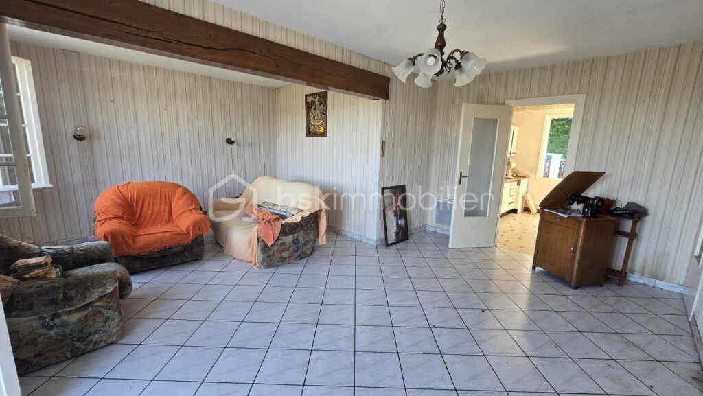 Maison de plain-pied à rénover – 3 chambres – Vue dégagée campagne – 5 pièces – 3 chambres – 90 m²