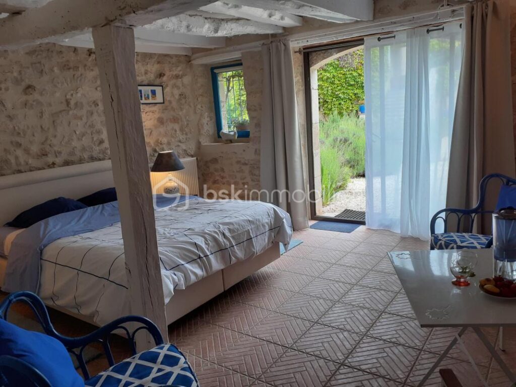 Évasion rustique en pleine campagne : sublime corps de ferme avec piscine et vaste terrain à Berganty – 15 pièces – 3 chambres – 374 m²