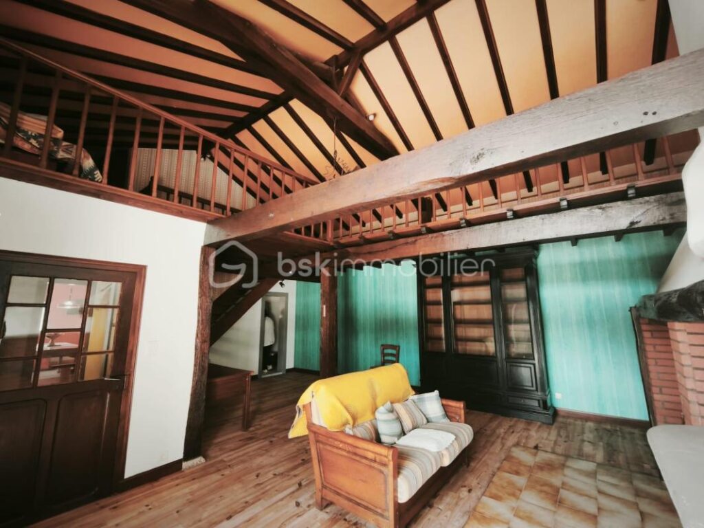 Charmant corps de ferme rénové – 6 pièces – 5 chambres – 205 m²