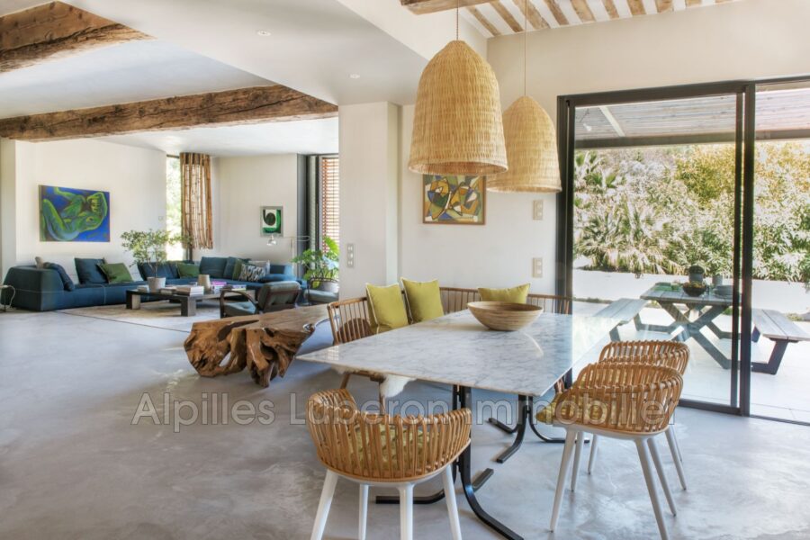 Maison à louer à Eygalières