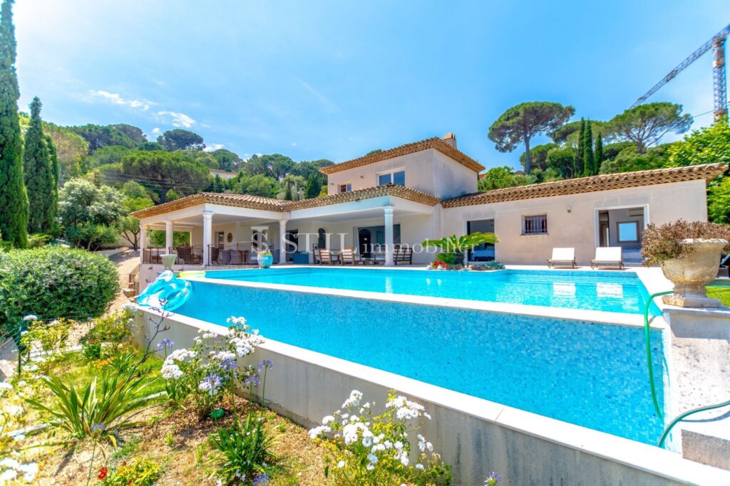 vente villa 8 Pièce(s) – 8 pièces – 6 chambres – 370.00 m²