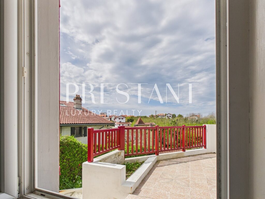 Maison – 6 pièces – 3 chambres – 130 m²