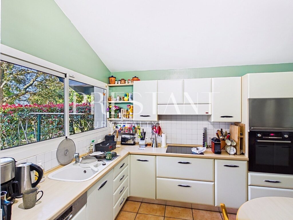 Maison – 5 pièces – 3 chambres – 161 m²