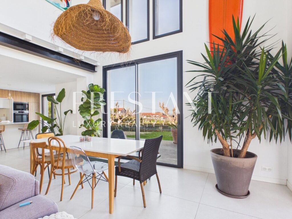 Maison – 5 pièces – 4 chambres – 180 m²