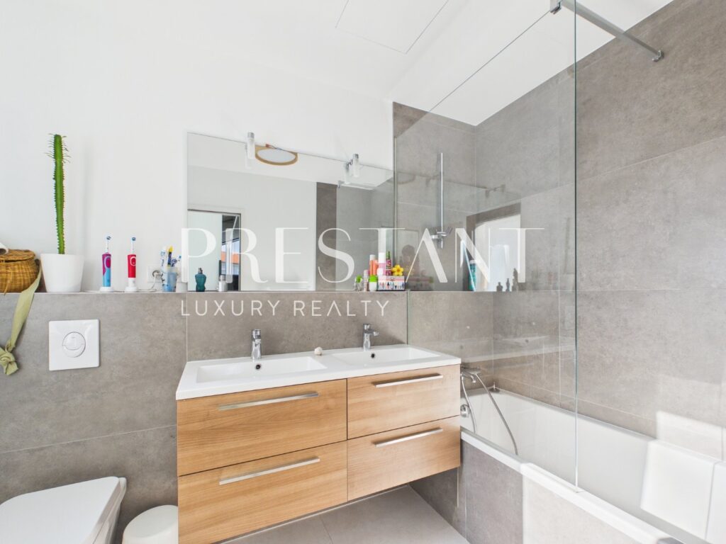 Maison – 5 pièces – 4 chambres – 180 m²