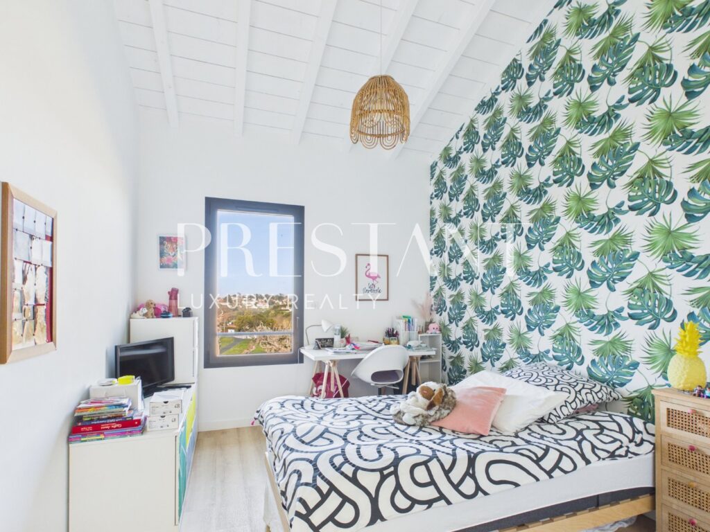 Maison – 5 pièces – 4 chambres – 180 m²