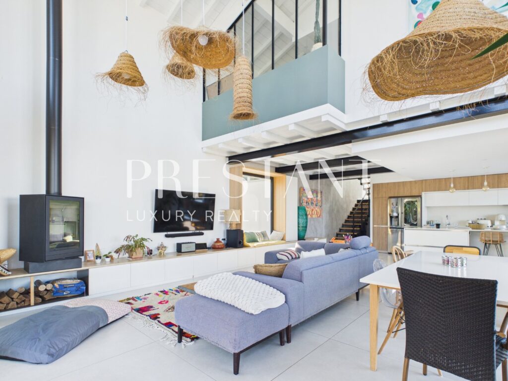 Maison – 5 pièces – 4 chambres – 180 m²