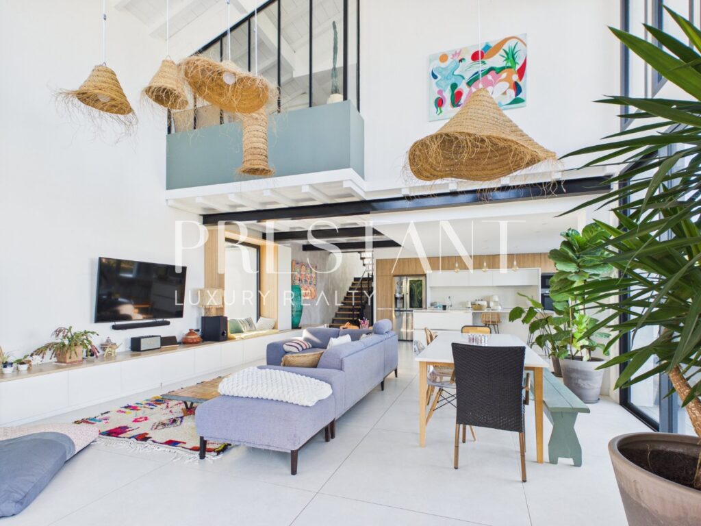 Maison – 5 pièces – 4 chambres – 180 m²