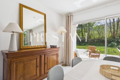 Maison – 6 pièces – 5 chambres – 240 m²