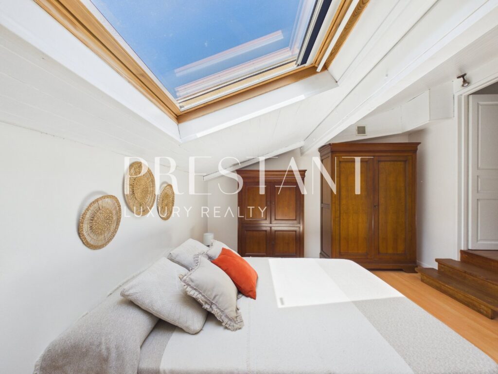 Maison – 6 pièces – 5 chambres – 240 m²