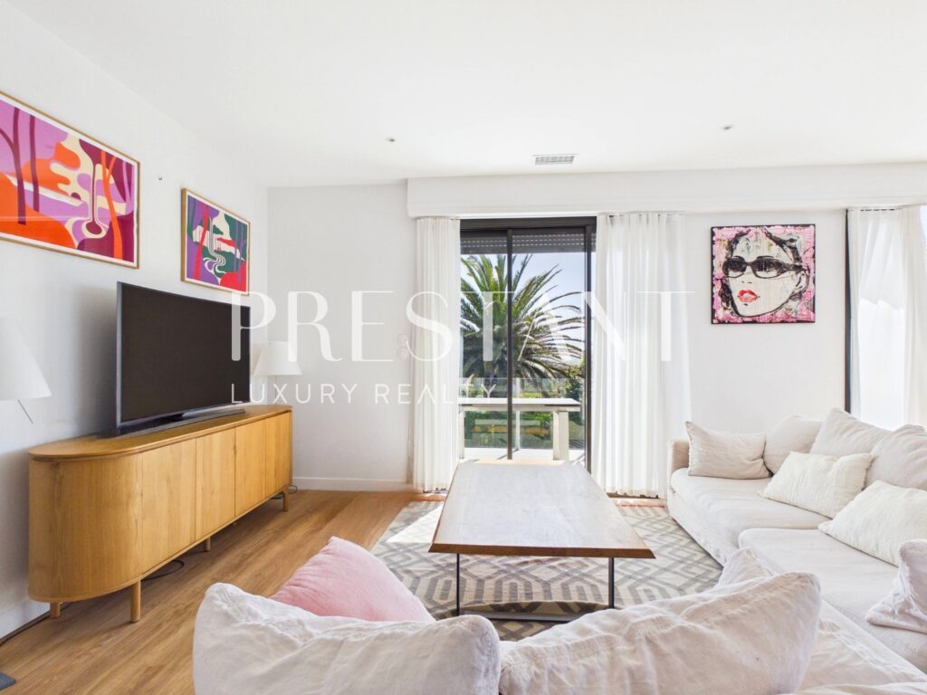 Maison – 7 pièces – NR chambres – 206 m²