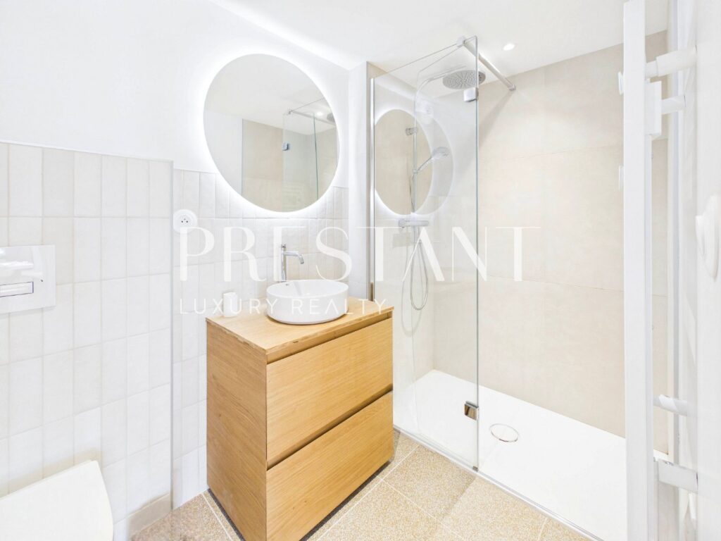 Maison – 7 pièces – NR chambres – 206 m²