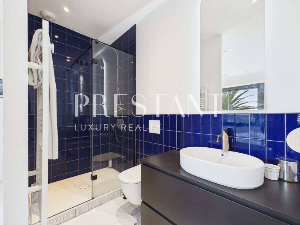 Maison – 7 pièces – NR chambres – 206 m²