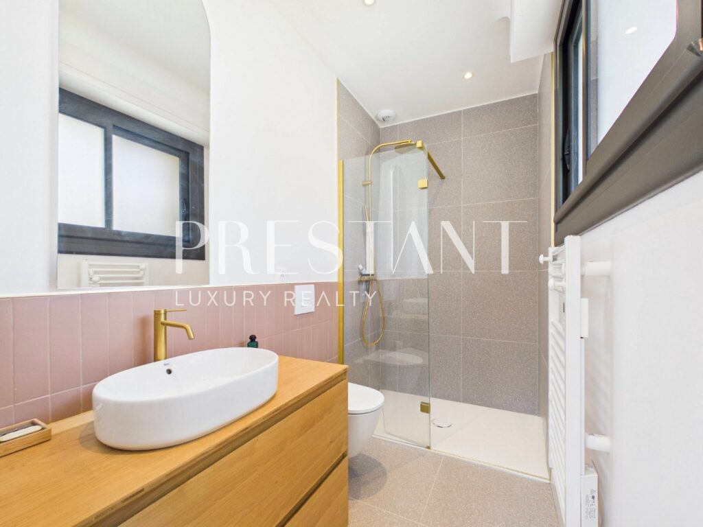 Maison – 7 pièces – NR chambres – 206 m²