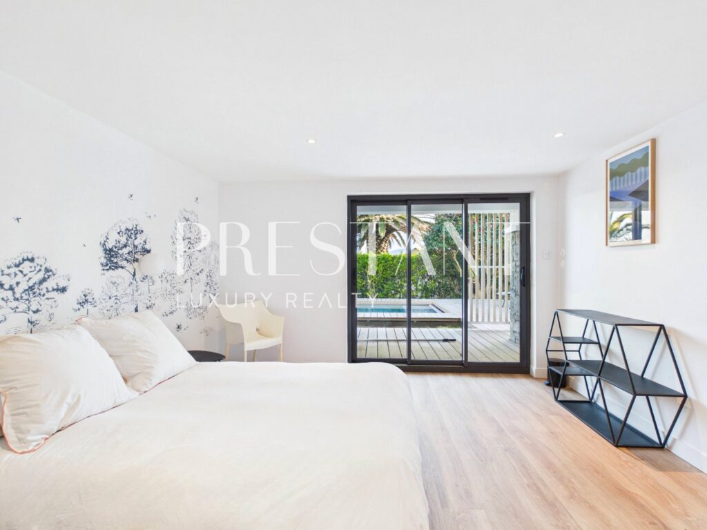 Maison – 7 pièces – NR chambres – 206 m²