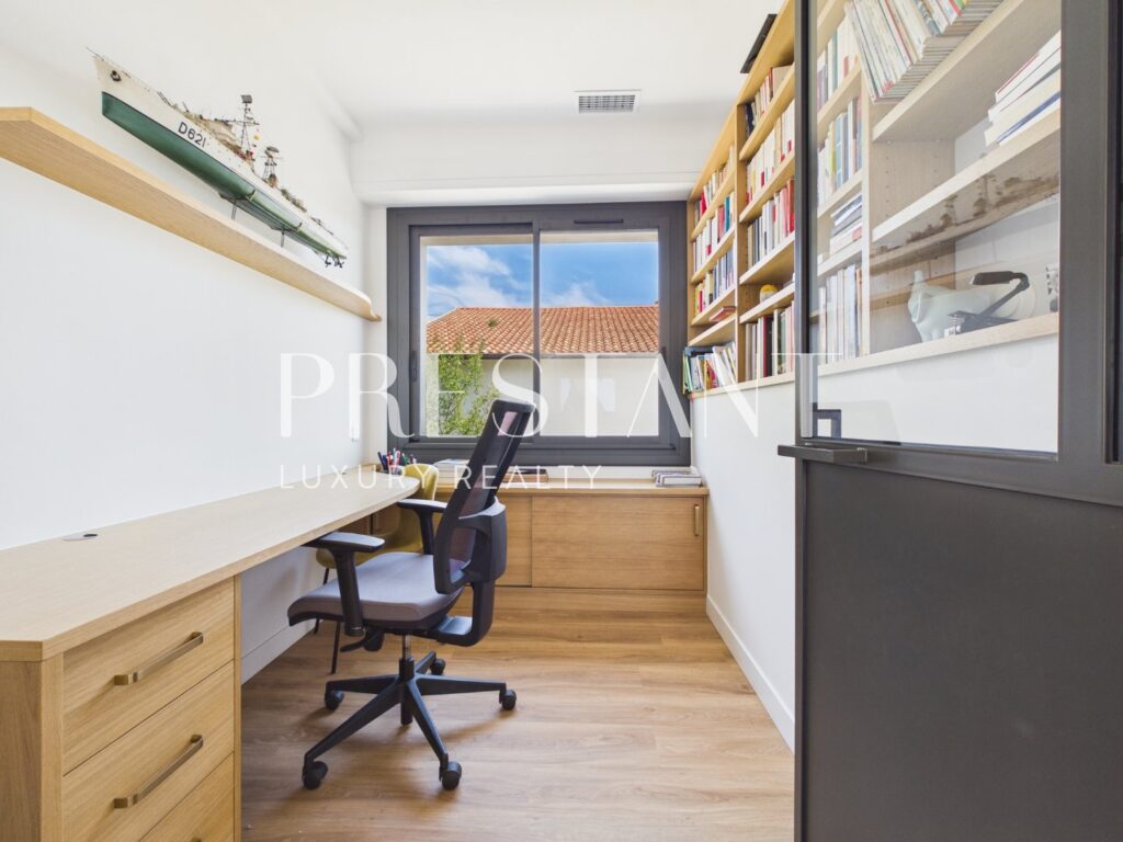 Maison – 7 pièces – NR chambres – 206 m²