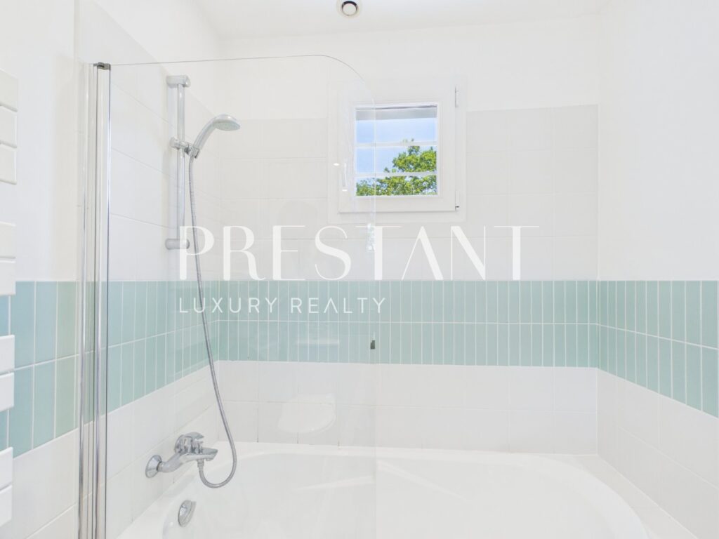 Maison – 6 pièces – 4 chambres – 152 m²