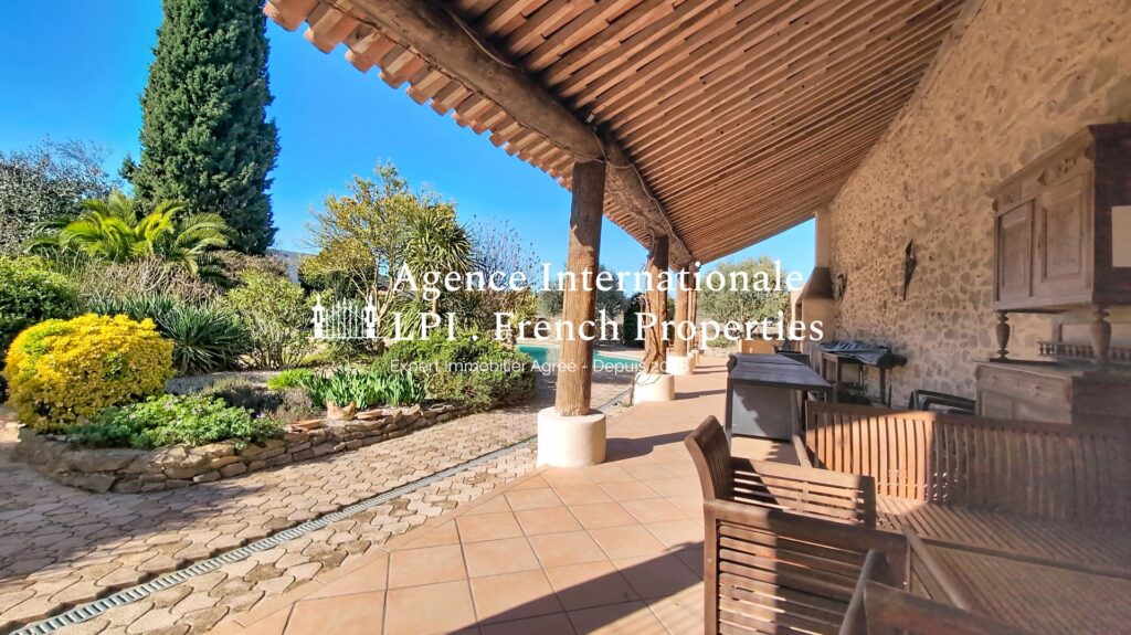 Maison bourgeoise – 12 pièces – 8 chambres – 360 m²