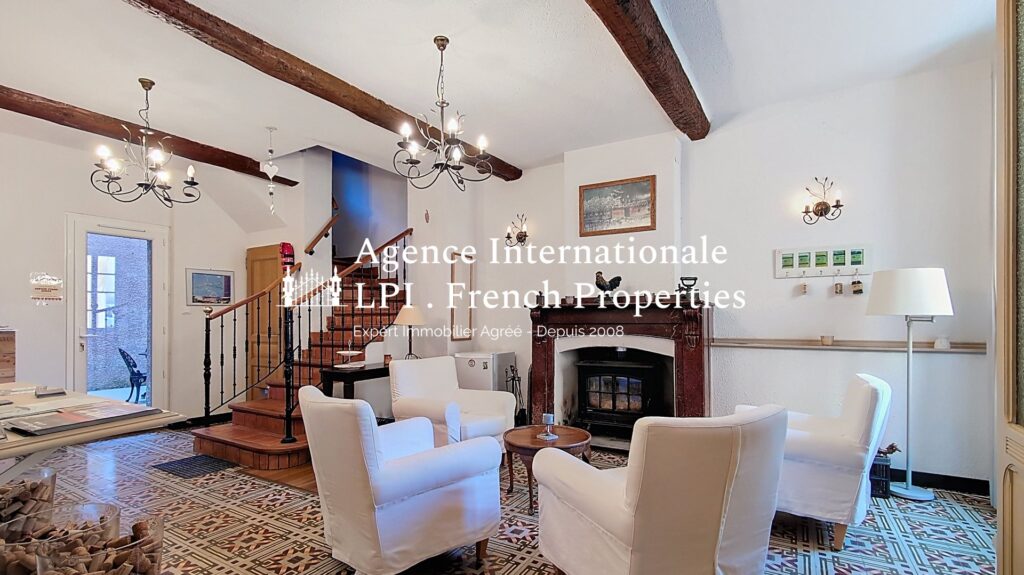 Maison bourgeoise – 12 pièces – 8 chambres – 360 m²