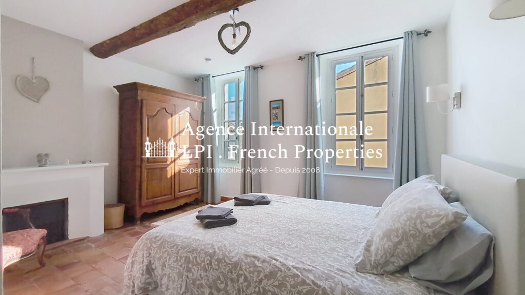 Maison bourgeoise – 12 pièces – 8 chambres – 360 m²