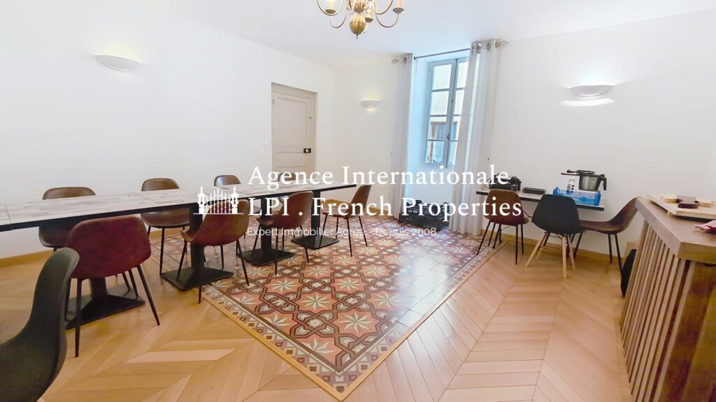 Maison bourgeoise – 12 pièces – 8 chambres – 360 m²