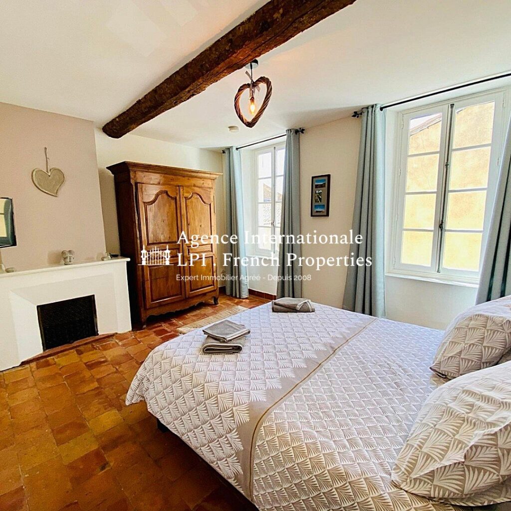 Maison bourgeoise – 12 pièces – 8 chambres – 360 m²