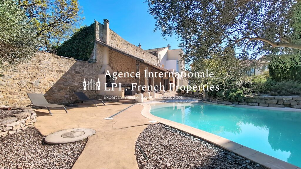 Maison bourgeoise – 12 pièces – 8 chambres – 360 m²