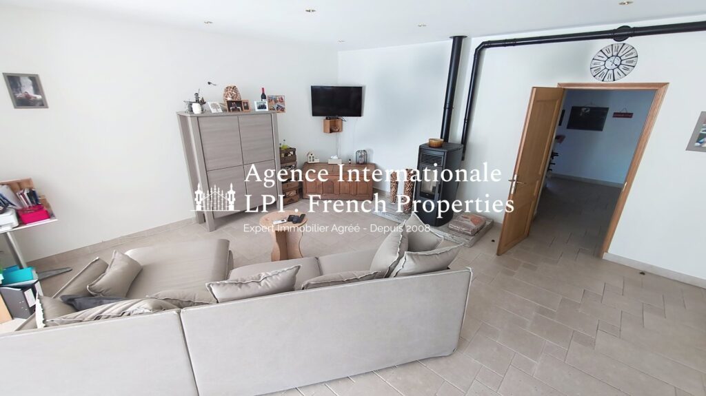 Demeure de ville et village – 12 pièces – 8 chambres – 360 m²