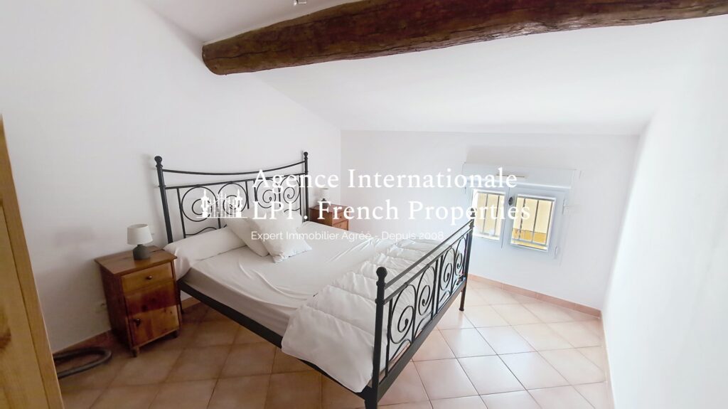 Demeure de ville et village – 12 pièces – 8 chambres – 360 m²