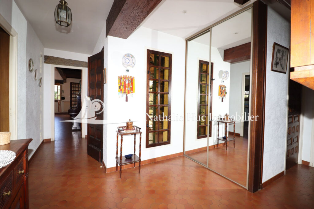 vente maison 6 Pièce(s) – 6 pièces – 4 chambres – 220.00 m²