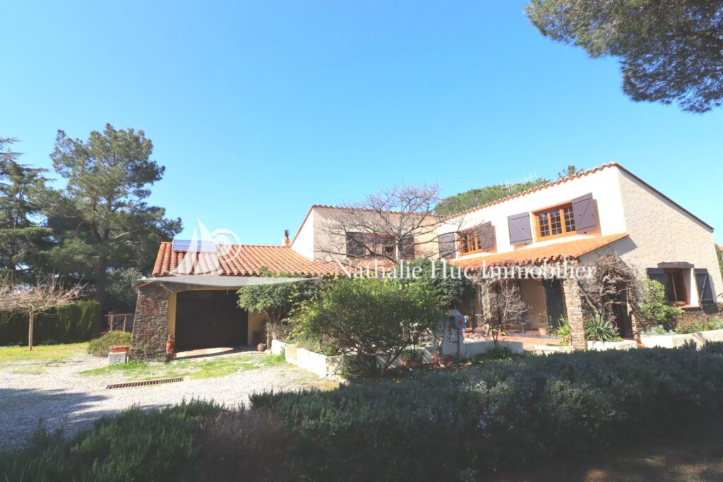 vente maison 6 Pièce(s) – 6 pièces – 4 chambres – 220.00 m²