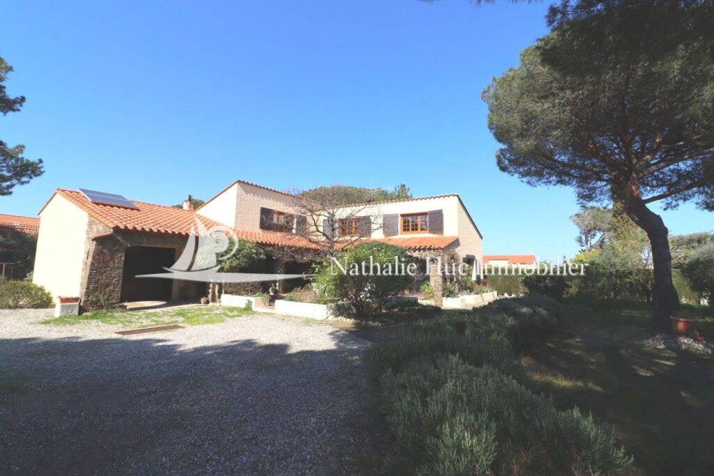 vente maison 6 Pièce(s) – 6 pièces – 4 chambres – 220.00 m²